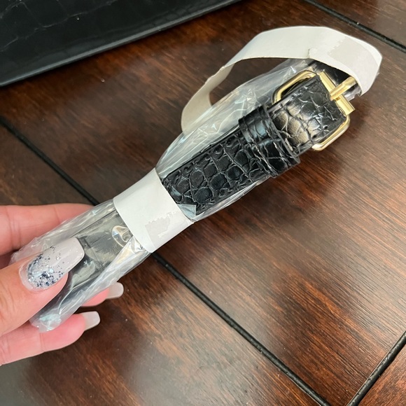 Bebe Crossbody - Picture 3 of 4